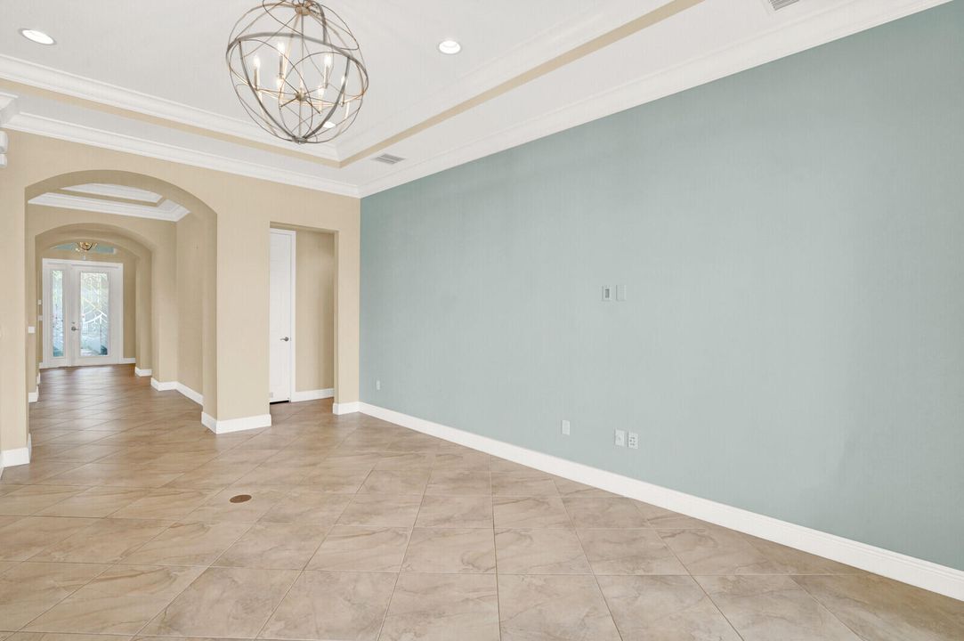 For Sale: $695,000 (4 beds, 2 baths, 2287 Square Feet)