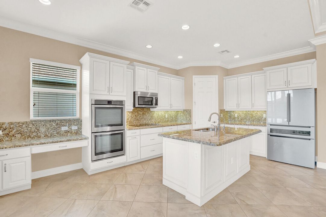 For Sale: $695,000 (4 beds, 2 baths, 2287 Square Feet)