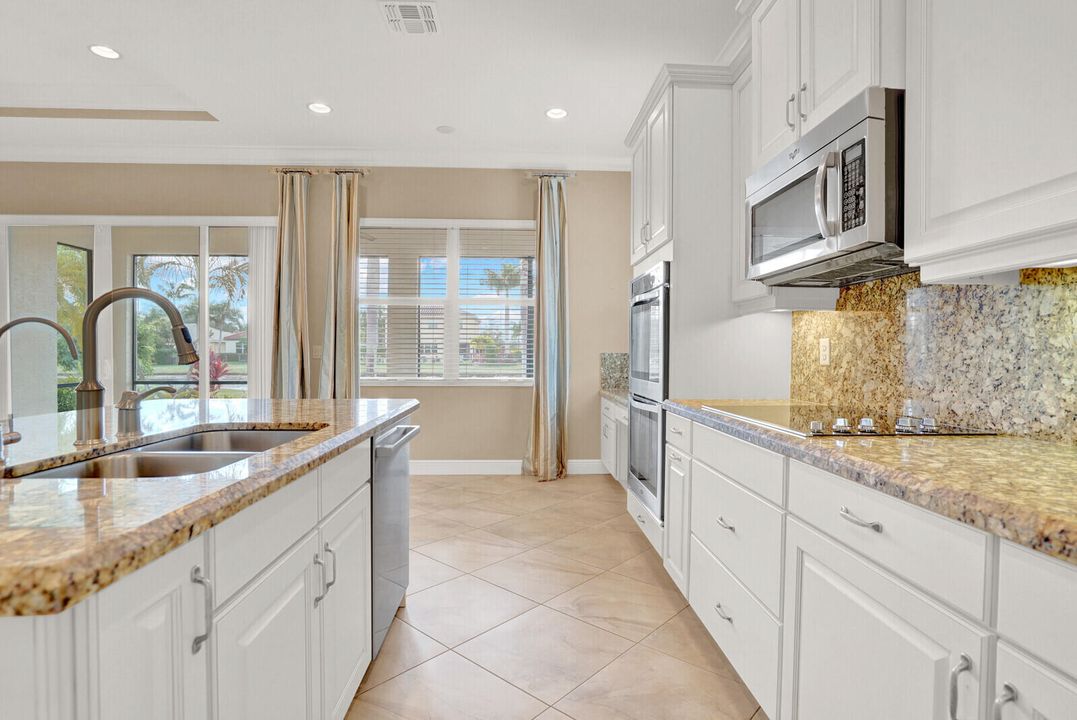 For Sale: $695,000 (4 beds, 2 baths, 2287 Square Feet)