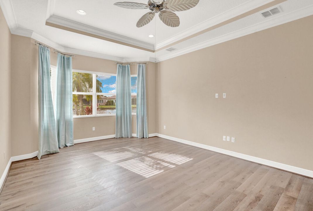 For Sale: $695,000 (4 beds, 2 baths, 2287 Square Feet)