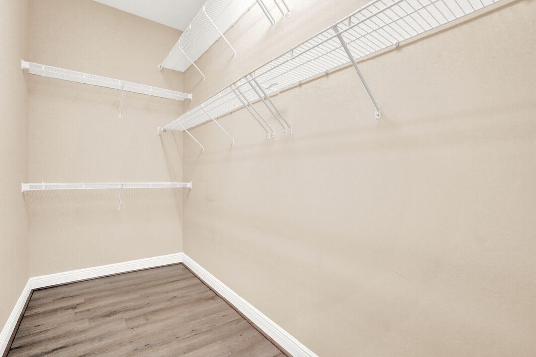 For Sale: $695,000 (4 beds, 2 baths, 2287 Square Feet)