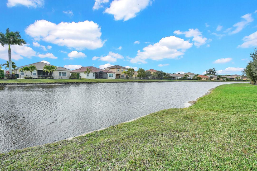 For Sale: $695,000 (4 beds, 2 baths, 2287 Square Feet)