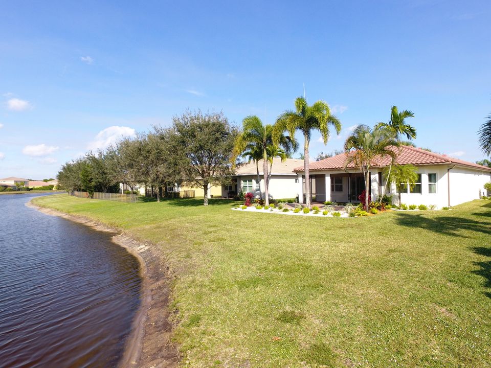 For Sale: $695,000 (4 beds, 2 baths, 2287 Square Feet)