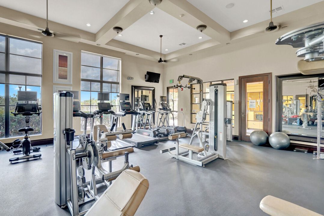 For Sale: $695,000 (4 beds, 2 baths, 2287 Square Feet)