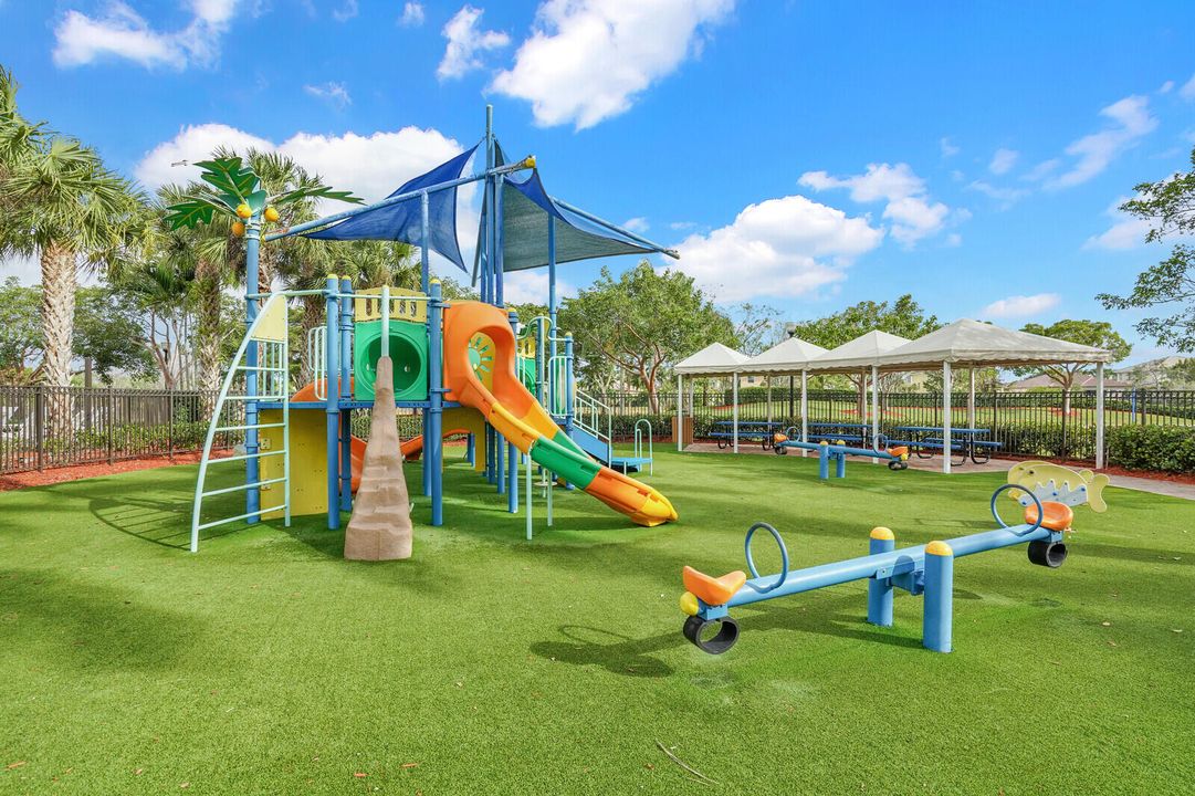 For Sale: $695,000 (4 beds, 2 baths, 2287 Square Feet)