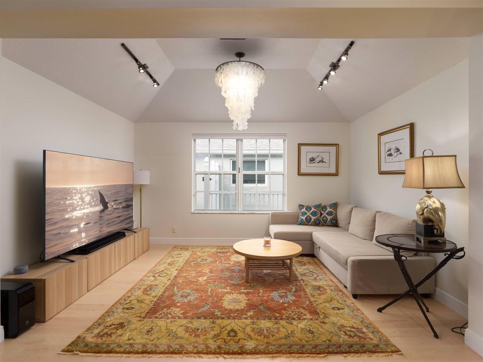 For Sale: $925,000 (3 beds, 2 baths, 2125 Square Feet)