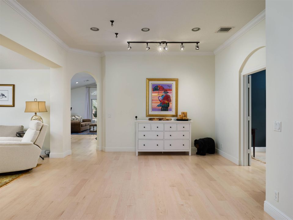 For Sale: $925,000 (3 beds, 2 baths, 2125 Square Feet)