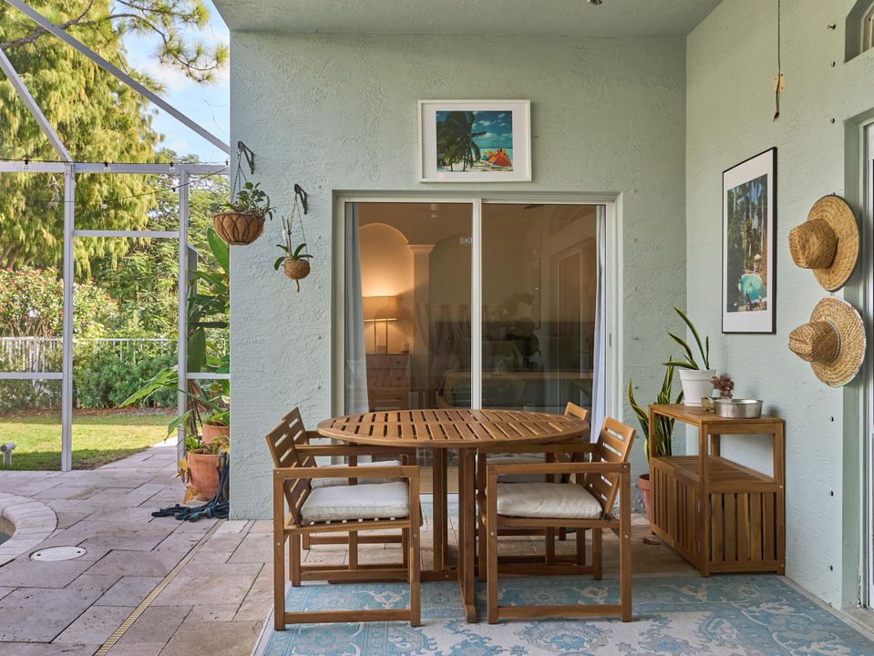 For Sale: $925,000 (3 beds, 2 baths, 2125 Square Feet)