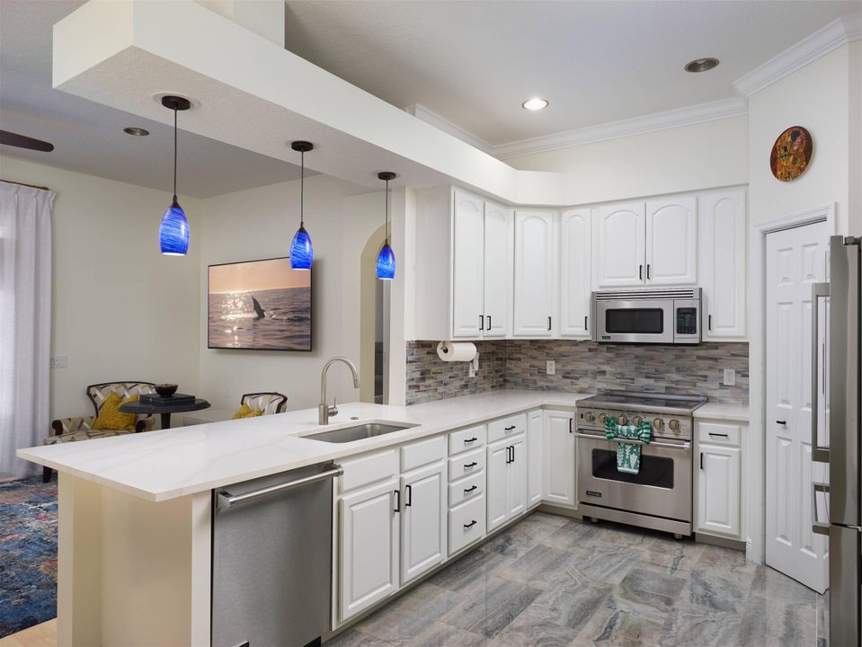 For Sale: $925,000 (3 beds, 2 baths, 2125 Square Feet)