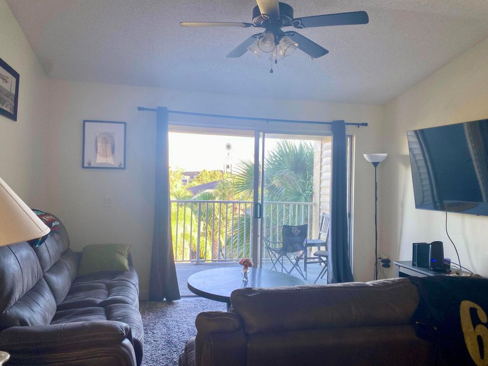 For Sale: $264,900 (3 beds, 2 baths, 1180 Square Feet)