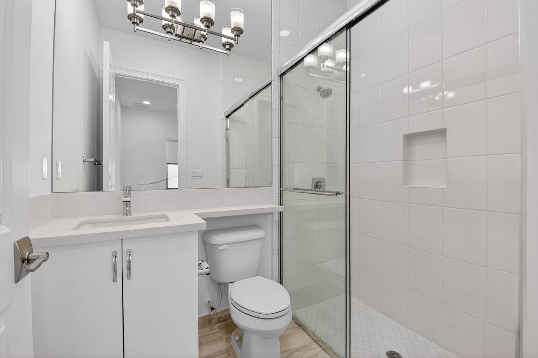 На продажу: $2,450,000 (4 спален, 4 ванн, 4103 Квадратных фут)