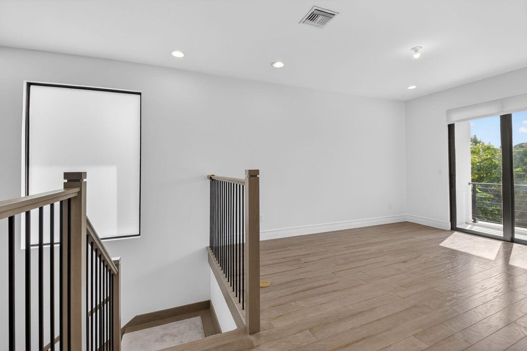 На продажу: $2,450,000 (4 спален, 4 ванн, 4103 Квадратных фут)