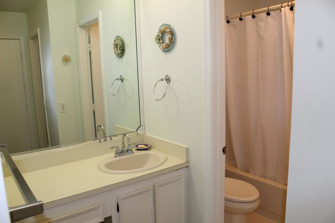 For Sale: $215,000 (2 beds, 2 baths, 1404 Square Feet)
