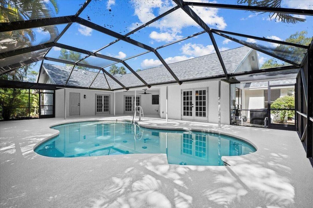 En Venta: $1,045,000 (3 camas, 2 baños, 2385 Pies cuadrados)