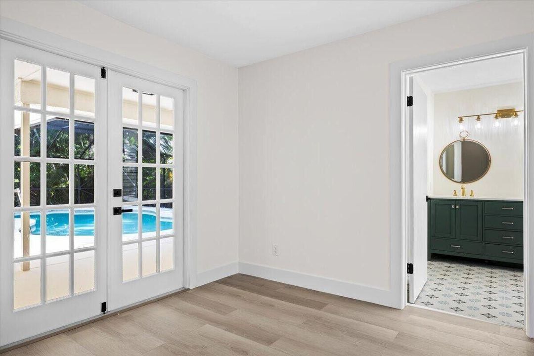 En Venta: $1,045,000 (3 camas, 2 baños, 2385 Pies cuadrados)