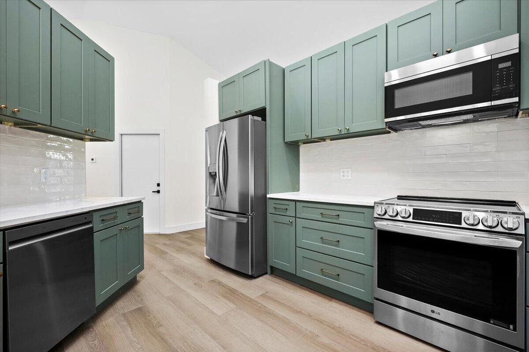 En Venta: $1,045,000 (3 camas, 2 baños, 2385 Pies cuadrados)