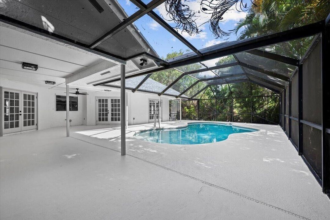 En Venta: $1,045,000 (3 camas, 2 baños, 2385 Pies cuadrados)