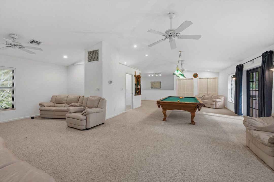 待售: $1,200,000 (5 贝兹, 2 浴室, 3500 平方英尺)