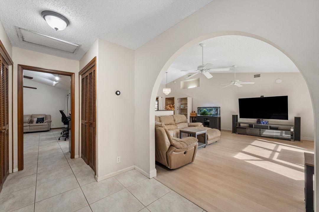 待售: $1,200,000 (5 贝兹, 2 浴室, 3500 平方英尺)