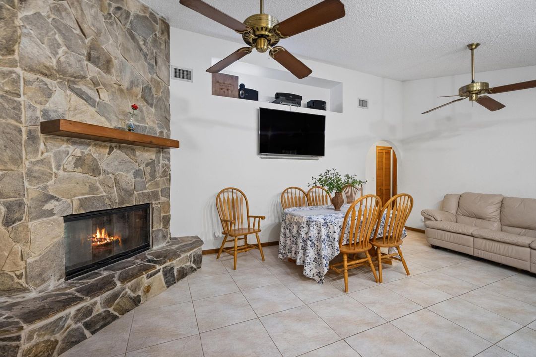 待售: $1,200,000 (5 贝兹, 2 浴室, 3500 平方英尺)