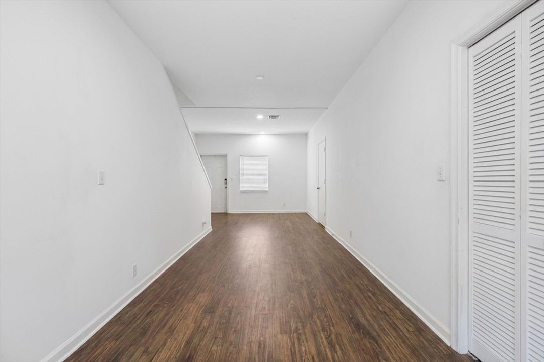 待售: $1,200,000 (5 贝兹, 2 浴室, 3500 平方英尺)