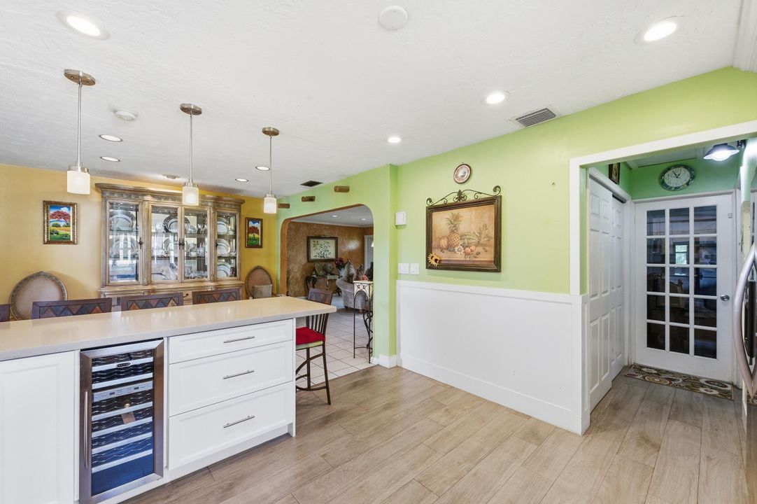 На продажу: $799,000 (4 спален, 2 ванн, 1756 Квадратных фут)