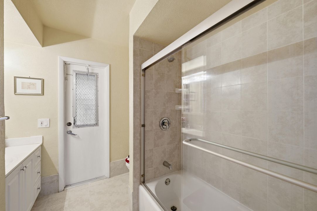 На продажу: $799,000 (4 спален, 2 ванн, 1756 Квадратных фут)