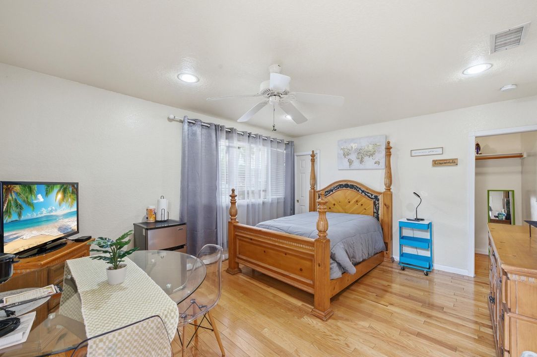 На продажу: $799,000 (4 спален, 2 ванн, 1756 Квадратных фут)