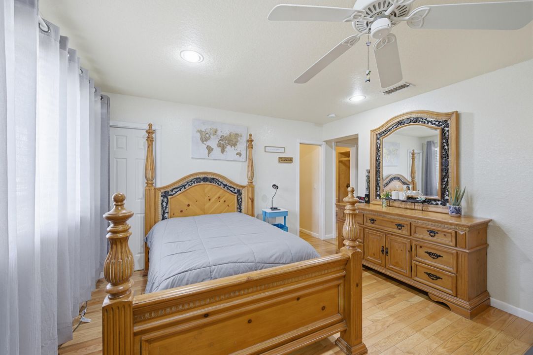 На продажу: $799,000 (4 спален, 2 ванн, 1756 Квадратных фут)