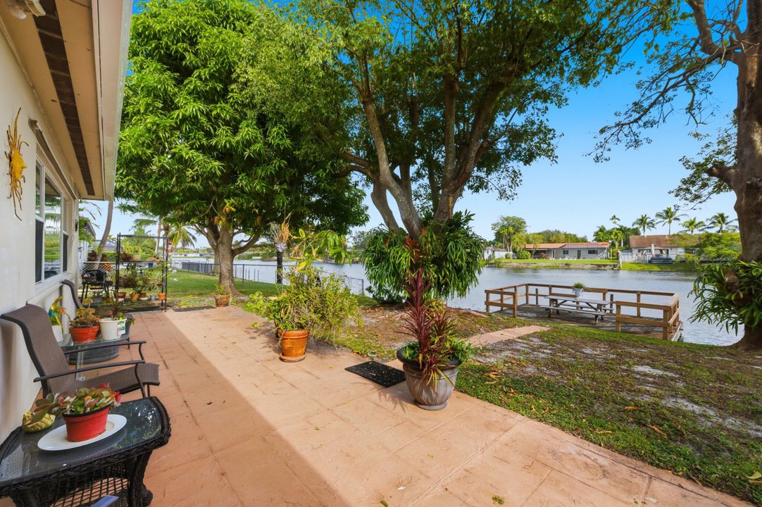 На продажу: $799,000 (4 спален, 2 ванн, 1756 Квадратных фут)