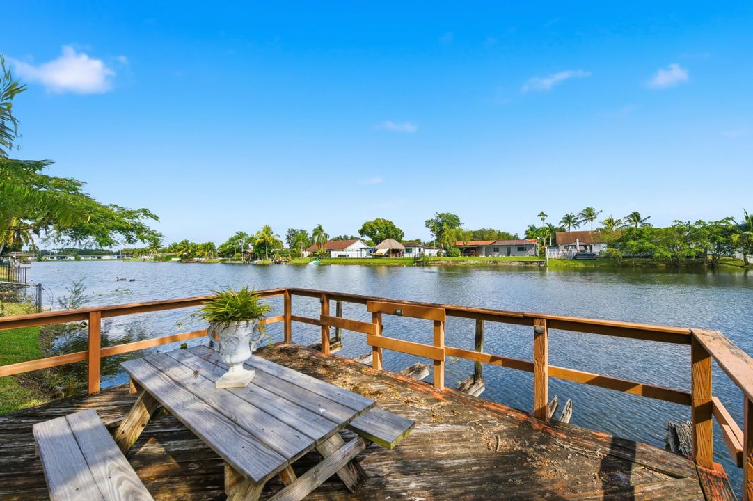 На продажу: $799,000 (4 спален, 2 ванн, 1756 Квадратных фут)