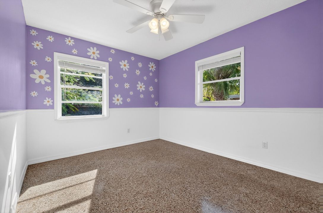 For Sale: $300,000 (4 beds, 1 baths, 1298 Square Feet)