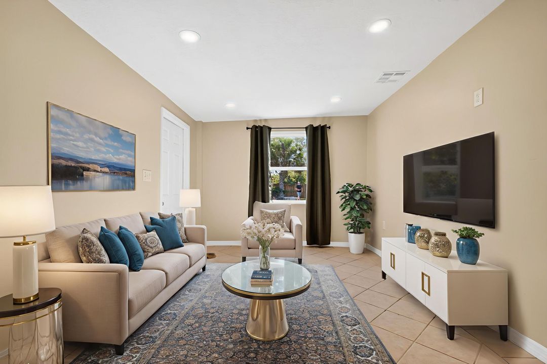 For Sale: $300,000 (4 beds, 1 baths, 1298 Square Feet)