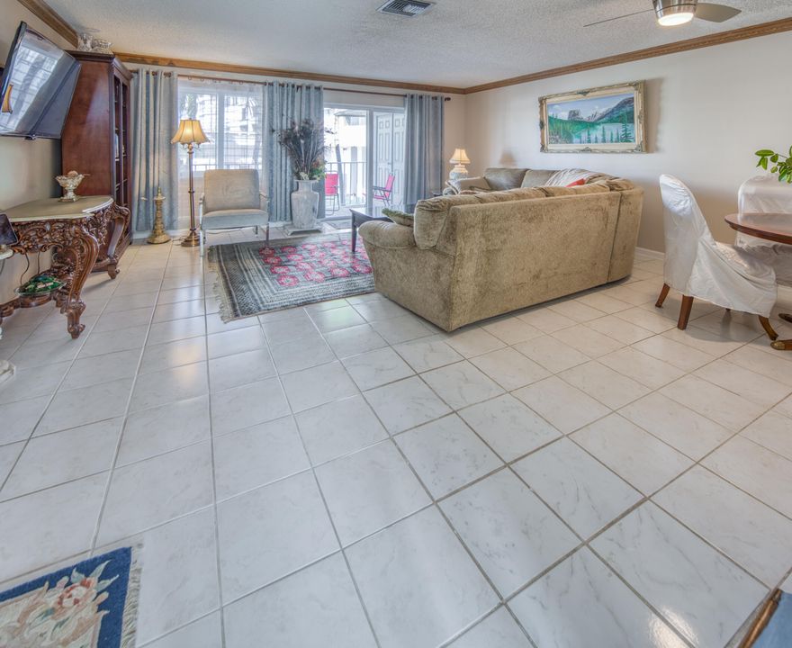 For Sale: $375,000 (2 beds, 2 baths, 1408 Square Feet)