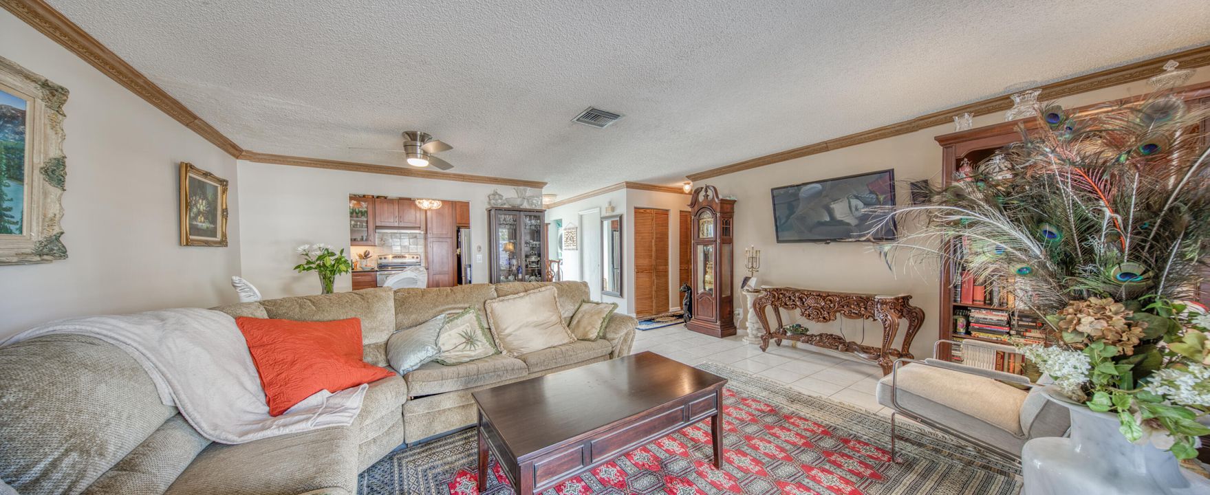 For Sale: $375,000 (2 beds, 2 baths, 1408 Square Feet)