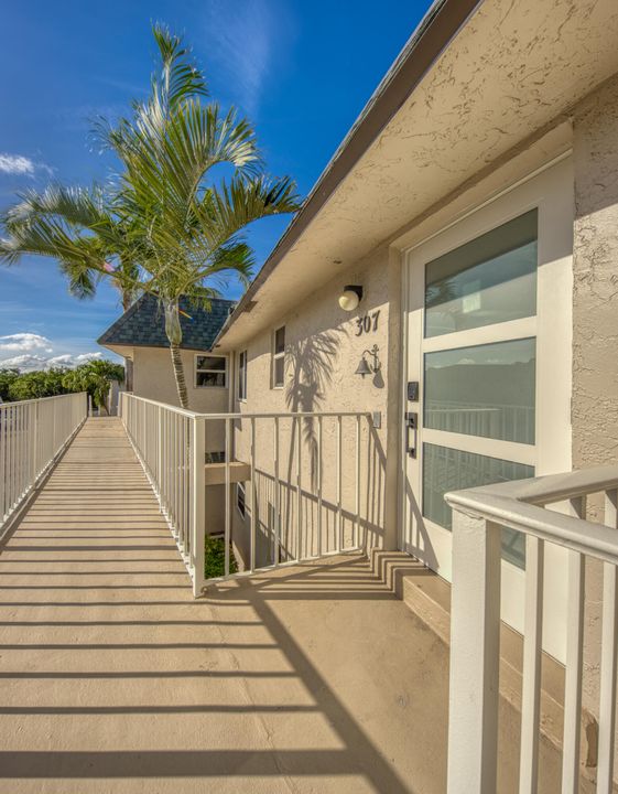 For Sale: $375,000 (2 beds, 2 baths, 1408 Square Feet)