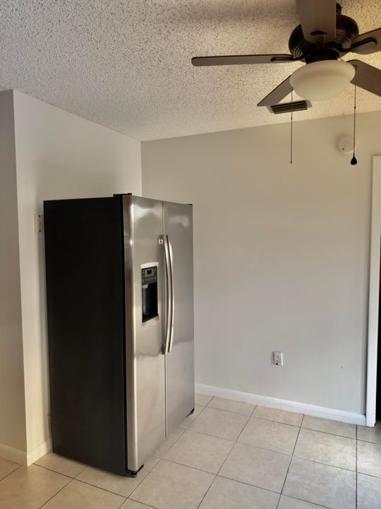 For Rent: $3,500 (3 beds, 2 baths, 1040 Square Feet)