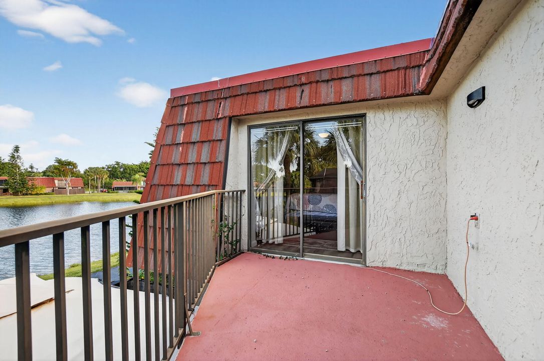 For Sale: $430,000 (3 beds, 2 baths, 1598 Square Feet)