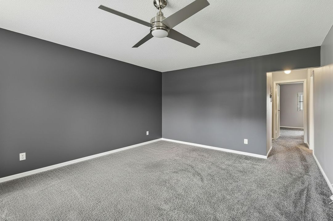 For Sale: $209,900 (2 beds, 1 baths, 840 Square Feet)