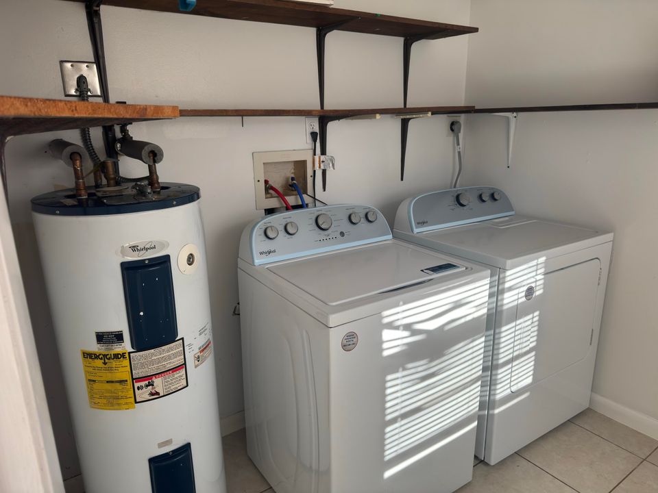 For Rent: $3,500 (3 beds, 2 baths, 1040 Square Feet)