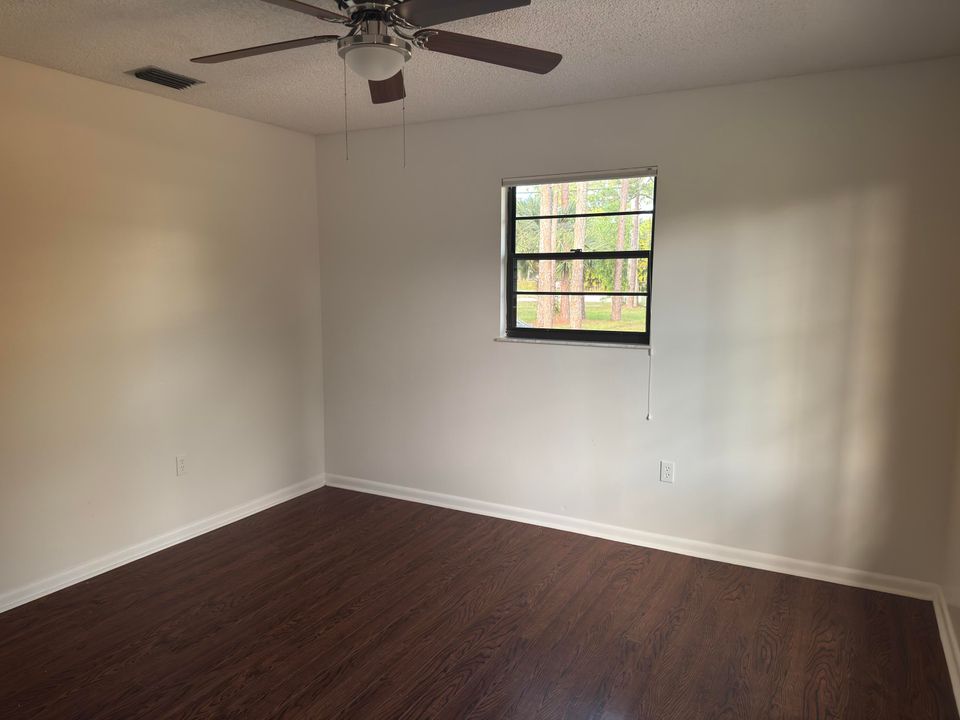For Rent: $3,500 (3 beds, 2 baths, 1040 Square Feet)