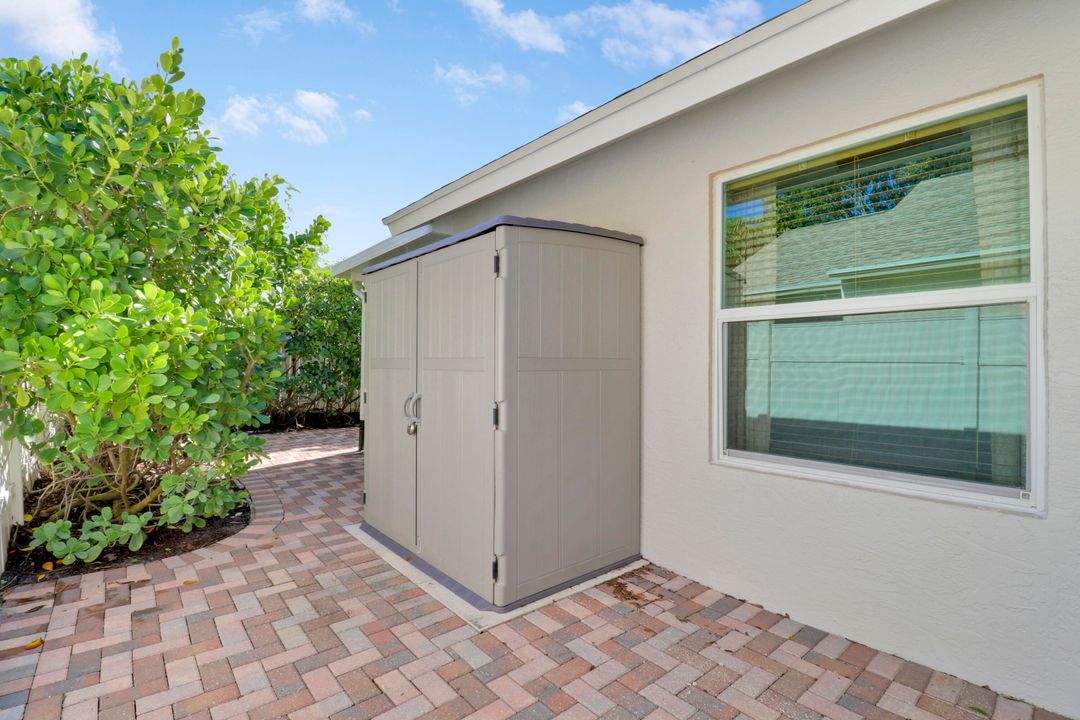 合同活跃: $567,900 (3 贝兹, 2 浴室, 1376 平方英尺)