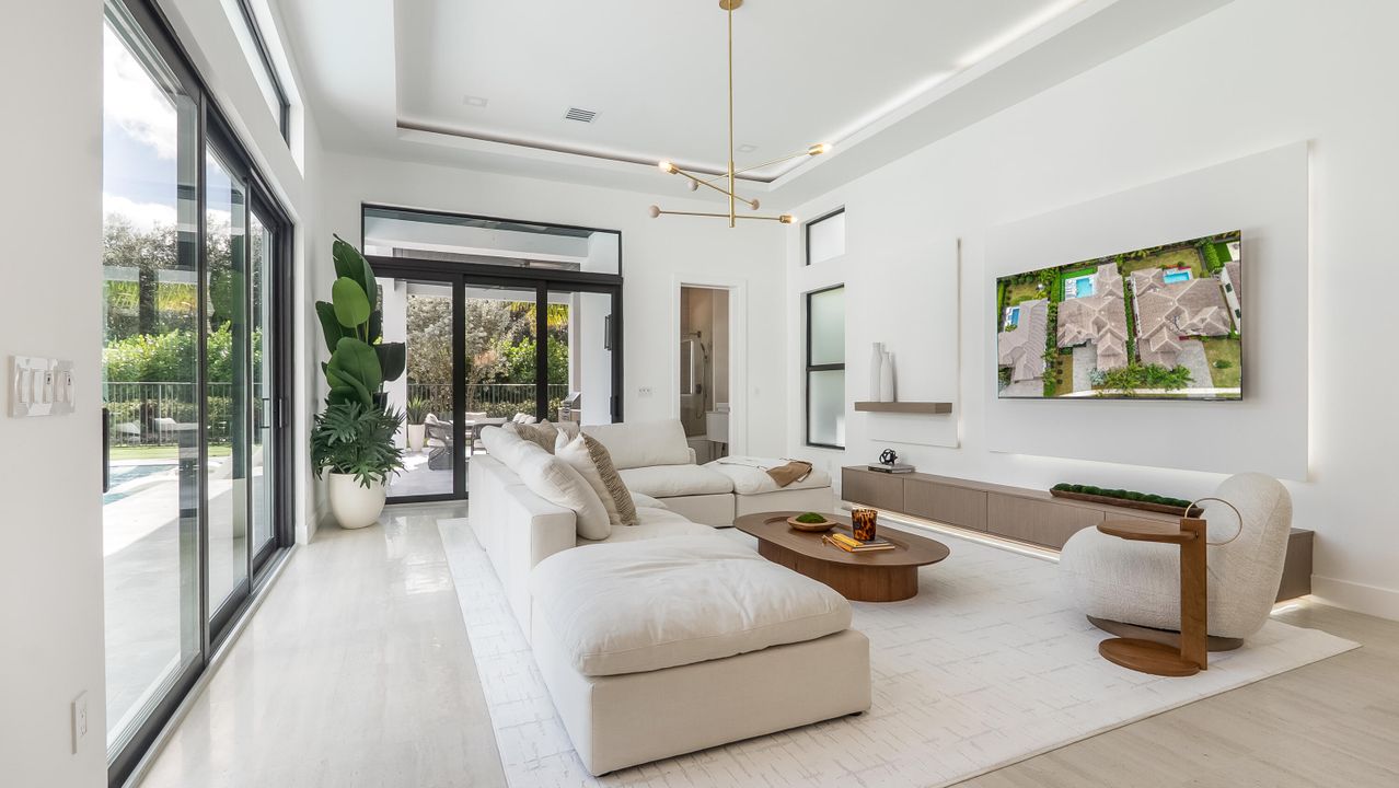 待售: $4,950,000 (6 贝兹, 7 浴室, 5475 平方英尺)