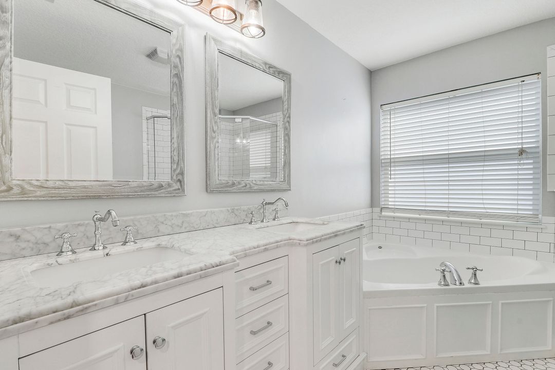 合同活跃: $567,900 (3 贝兹, 2 浴室, 1376 平方英尺)