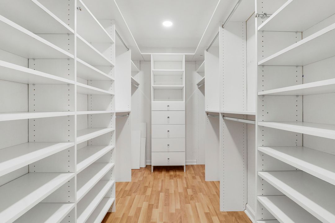 合同活跃: $567,900 (3 贝兹, 2 浴室, 1376 平方英尺)