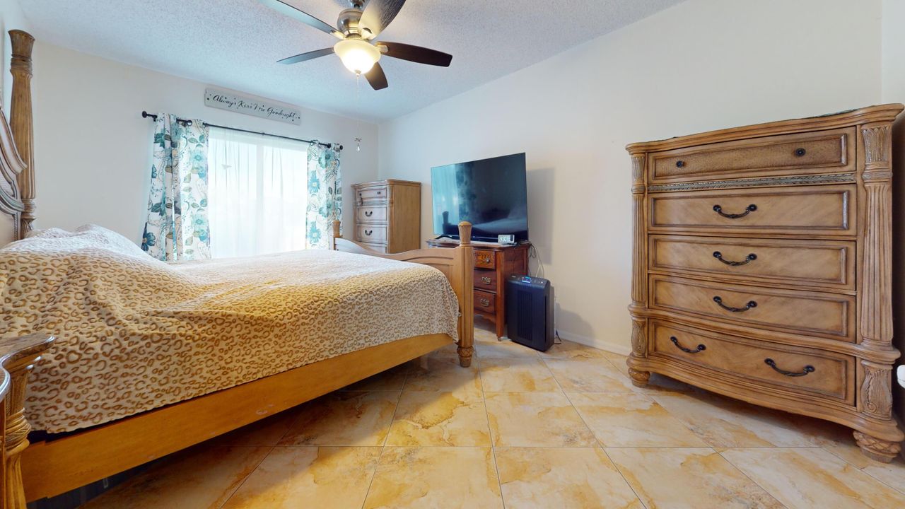 待售: $375,000 (3 贝兹, 2 浴室, 1824 平方英尺)