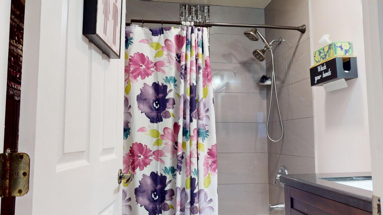 待售: $375,000 (3 贝兹, 2 浴室, 1824 平方英尺)