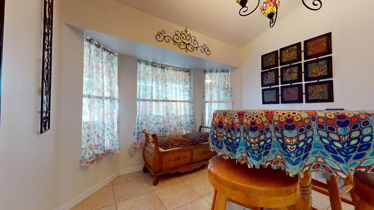 待售: $375,000 (3 贝兹, 2 浴室, 1824 平方英尺)