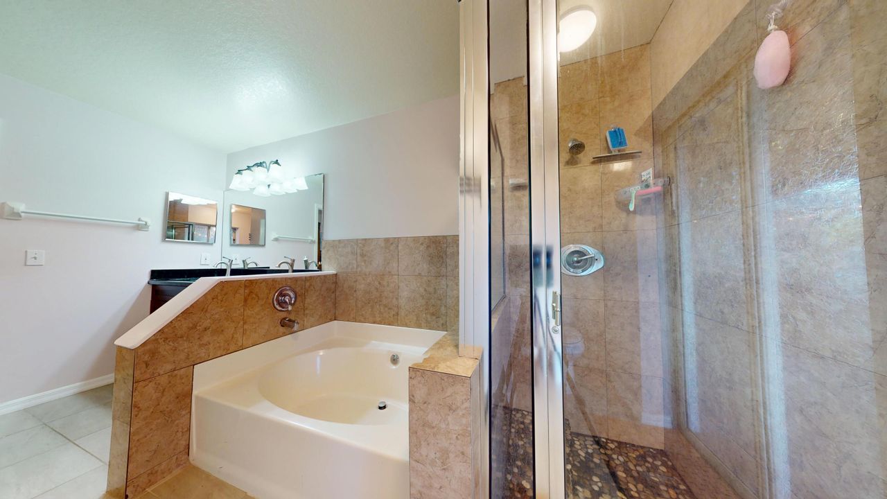 待售: $375,000 (3 贝兹, 2 浴室, 1824 平方英尺)