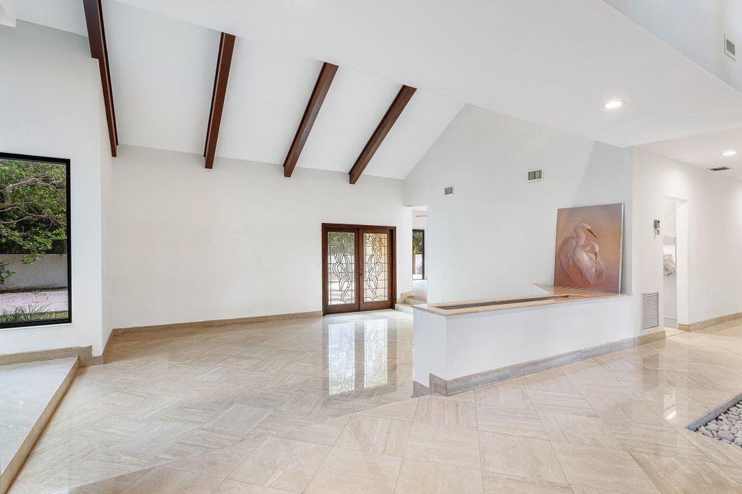 На продажу: $3,700,000 (4 спален, 5 ванн, 5011 Квадратных фут)